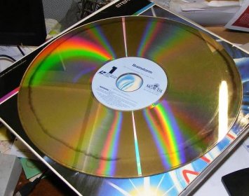 File:Laserdisc-rot01.JPG