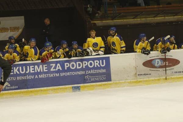 Video: Rytíři vyloupili benešovskou tvrz. Lvy zkrotili třemi góly v přesilovkách