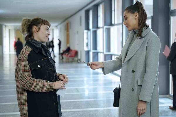 Alev Alev - Episode 6 - Z filmu - Demet Evgar, Dilan Çiçek Deniz