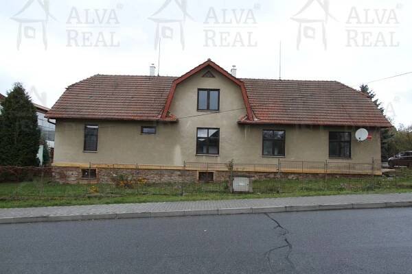 Nabízíme k prodeji rodinný dům v klidné části Bystřice nad Pernštejnem. ALVA REAL