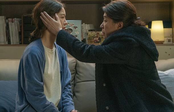 Yu-mi Jung, Mi-kyeong Kim - Kim Čijong, ročník 1982 - Z filmu