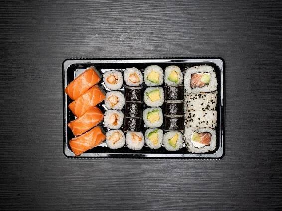 Losos set 26 ks🐟 - Sushi&Poke bistro v Olomouci - Rozvoz jídla, Vyzvednutí, Rezervace