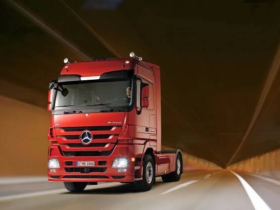 V NABÍDCE JE MERCEDES-BENZ ACTROS TŘETÍ GENERACE - Motorinfo - nejnovější informace ze světa motorismu