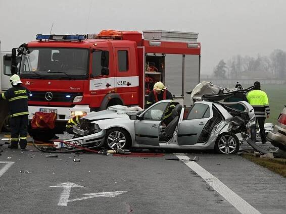 FOTO: Tragická havárie u Bělé, jeden mrtvý!