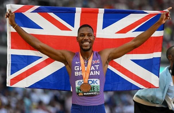 Zharnel Hughes lays down challenge to Team GB team-mate: 'Just so he can shut up' - The Mirror