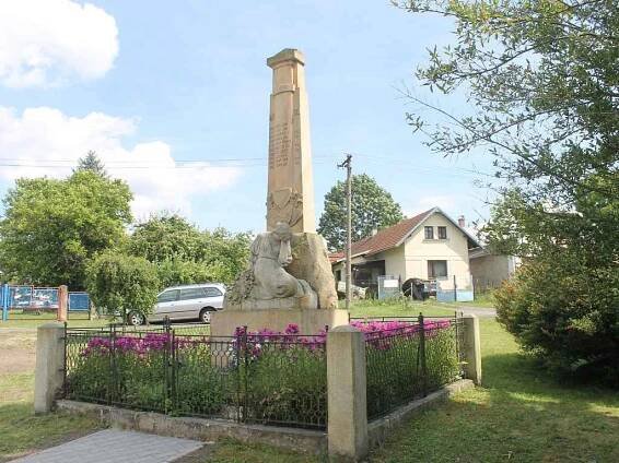 Z oslav 660 let obce Choteč.