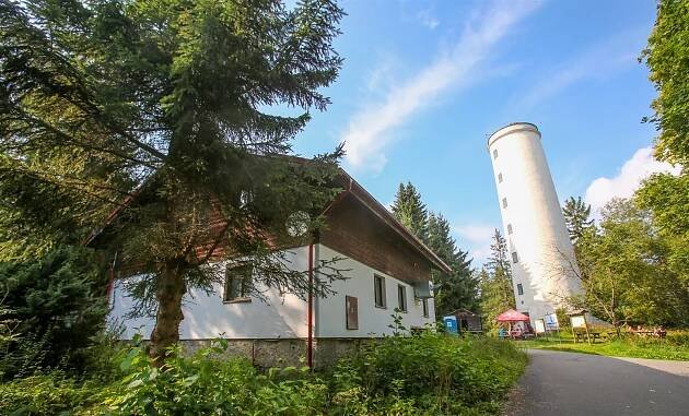 Chata na Libíně zůstane přes léto zavřená, město ji chce nejdřív opravit