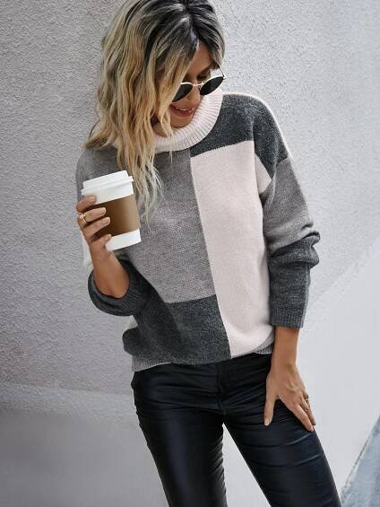 Maglione color block Collo alto spalle cadenti