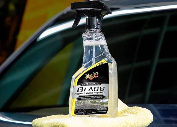 Meguiar's Ultimate Glass Cleaner & Water Repellent 473 ml – čistič skel + tekuté stěrače