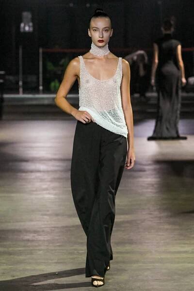 Móda z pražského fashion weeku: To nejzajímavější z přehlídkového mola i červeného koberce
