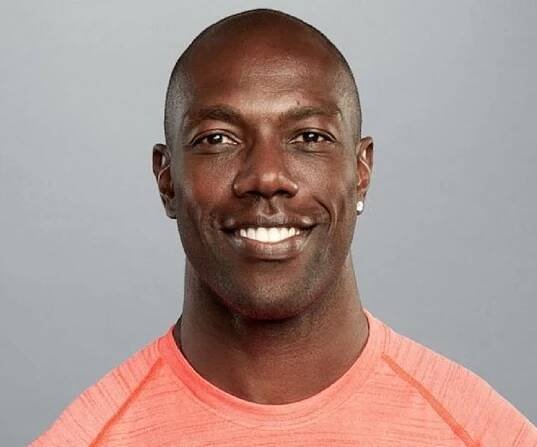 Terrell Owens Biography - Facts, Childhood, Family Life & Achievements