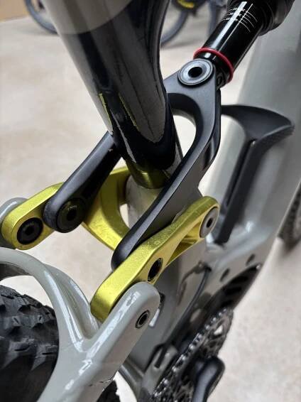 Lehký e-trailbike Cannondale Habit NEO 2
