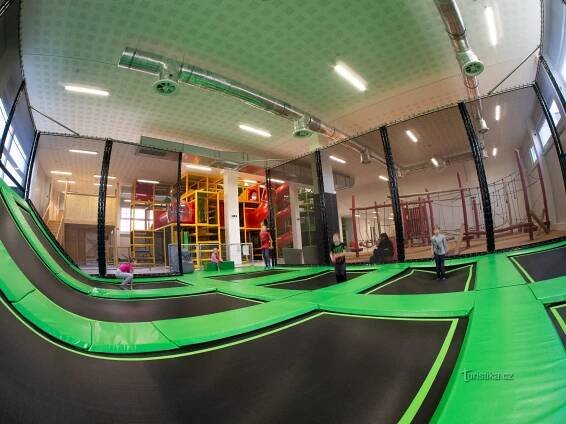 SKiPi Funpark a restaurace