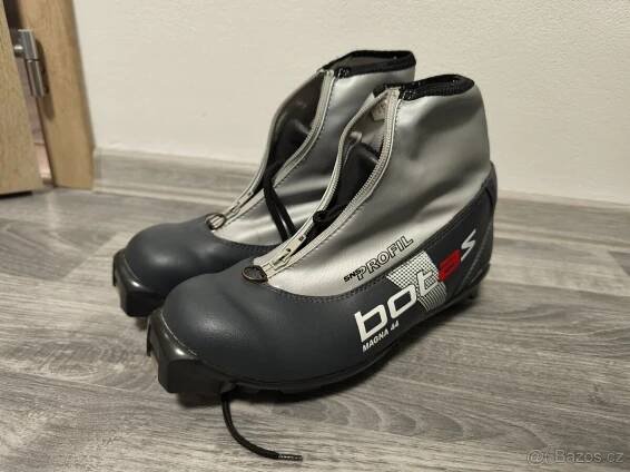 Běžecké boty Botas Magna 44