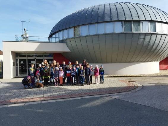 VÝLET DO HVĚZDÁRNY A PLANETÁRIA V HRADCI KRÁLOVÉ | Základní škola a Mateřská škola, Vidochov, okres Jičín
