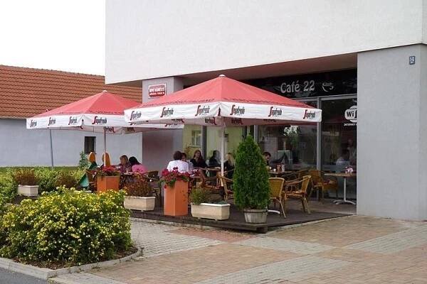 Cafe 22