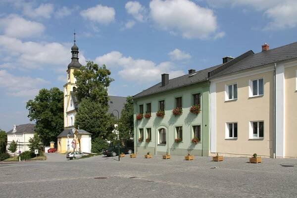 Kostel svatého Petra a Pavla v Hradci nad Moravicí