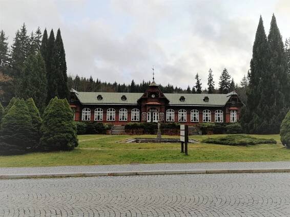 Fotografie - Karlova studánka - hudební hala - 28.11.2019