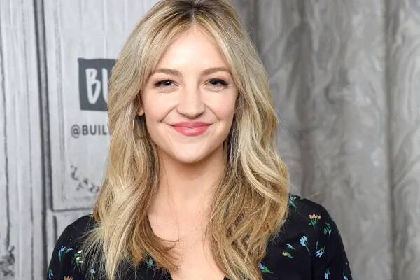 Abby Elliott Wiki, Bio, Age, Height, Net worth, Instagram, Husband