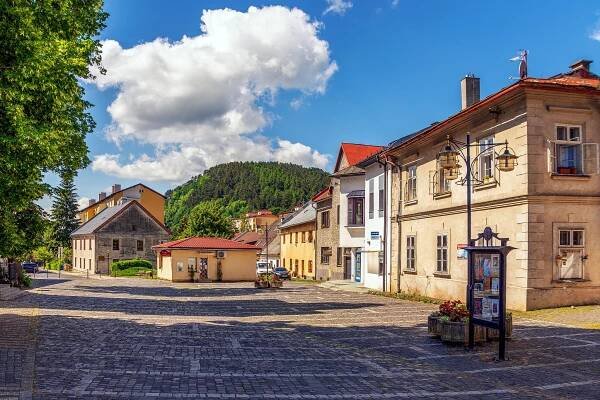 Kremnica: starobylé mesto je krásne v každom ročnom období | Slovenská autobusová doprava Zvolen, a.s.