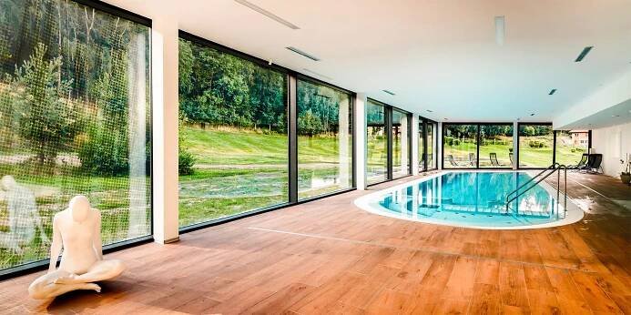 4* pobyt ve Varech: jídlo i neomezený wellness