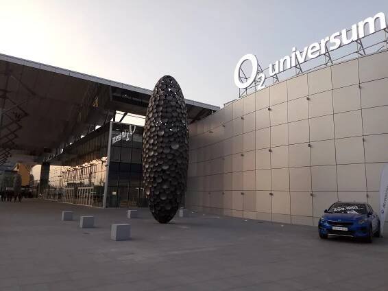 Soubor:O2 Universum.jpg – Wikipedie