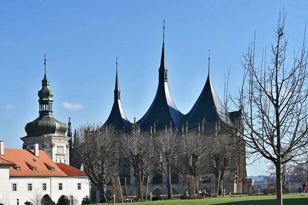 Některé výstavy dostanou sbohem. Některé masopusty bohužel také