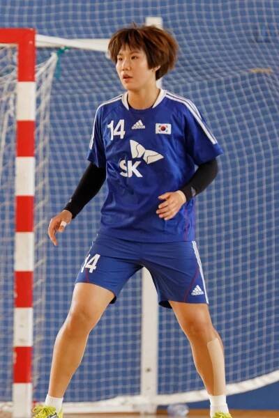 Kim Jin-yi (handballer)