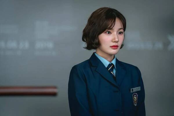 Bitch x Rich Season 2 Ending Explained: Does Yul-hee Face Justice? Do Je-na and Jin-wook Get Engaged? 3