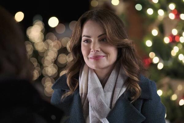 Erica Durance - Open by Christmas - Z filmu