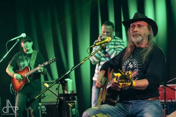 OBRAZEM: Petr Kalandra Memory Band se vrátil do Tábora