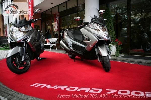 Kymco MyRoad 700i ABS | Motorkáři.cz