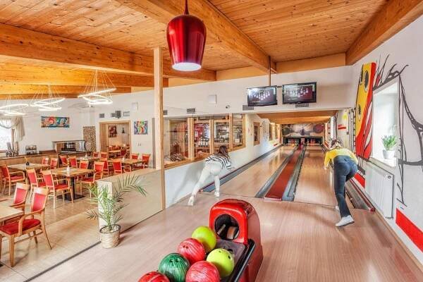 Biliár nebo kulečník v ubytování Wellness & Restaurant U Fandy