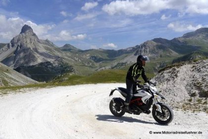 Ducati Multistrada 950 vs. Hypermotard im Enduroeinsatz - Motorradreisefuehrer.de | Rezensionen und objektive Tests