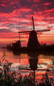 GiorgioSala5c2j shared a photo from Flipboard Nature Pictures, Cool Pictures, Cool Photos, Beautiful Pictures, Old Windmills