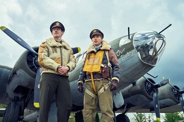 Austin Butler Helps Lead a Group of Airmen Through World War II in First 'Masters of the Air' Trailer