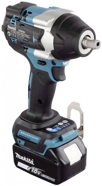 Makita DTW701RTJ aku rázový utahovák, 700 Nm, 18 V, 5 Ah, vč. 2x aku, vč. nabíječky, kufřík
