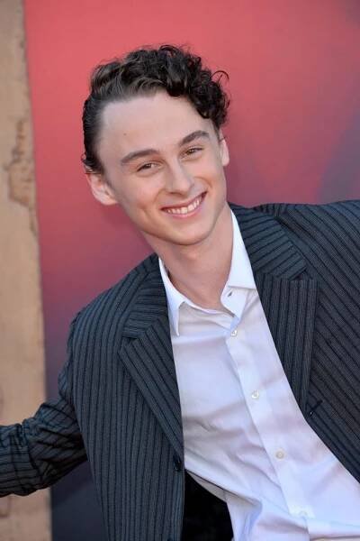 50 Most Handsome Teenage Actors
