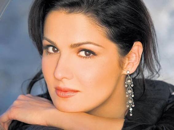 Obecní dům zrušil koncert operní pěvkyně Netrebko, který se měl konat v říjnu