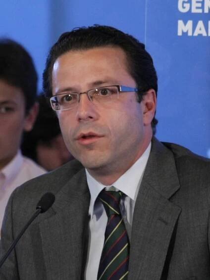 File:(Javier Fernández-Lasquetty) Escuela de Verano de NNGG del PP de Madrid 2011 (cropped).jpg - Wikimedia Commons