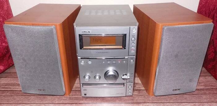 Minivěž Sony (rádio, MC, CD) - TV, audio, video