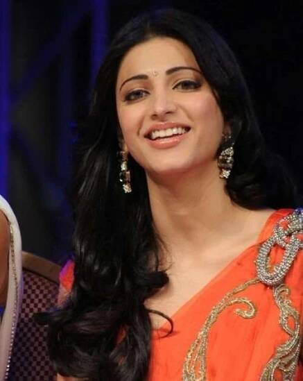 Suhasini Maniratnam Cousin Shruti Haasan | Celebrity family wiki