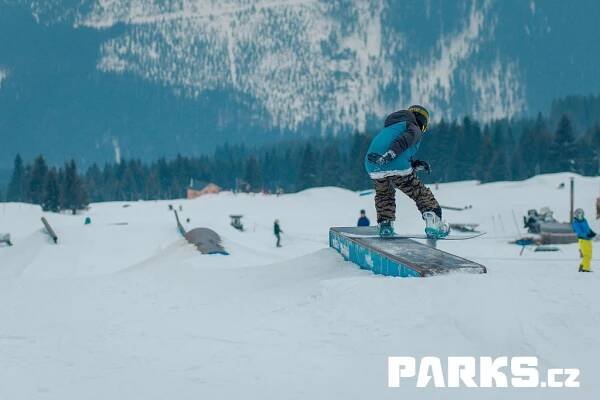 Reporty z kempů - návrhy snowparků a výroba snowboardových překážek