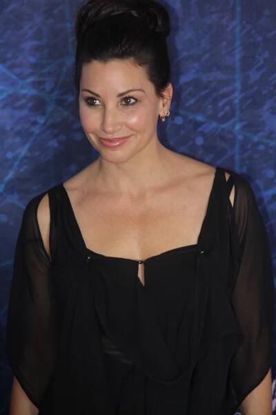 Soubor:Gina Gershon 2011.jpg – Wikipedie