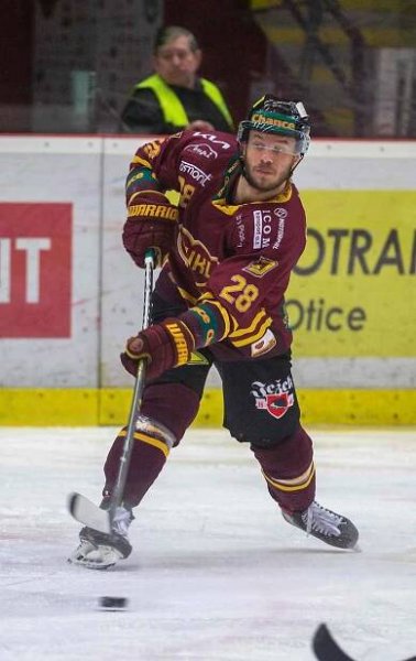 Druhé čtvrtfinálové utkání play-off mezi HC Dukla Jihlava a HC Zubři Přerov.