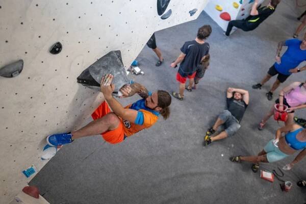 Závodní duch se vrací na Boulder Point. Pohltí zkušené lezce, nadšence i děti
