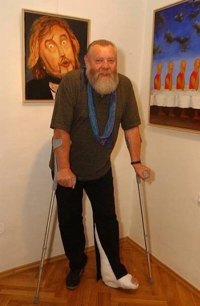 Nemusel nic dělat a dav bouřil: Před deseti lety zemřel rozesmátý vousáč (66) tančící na Jožina z bažin
