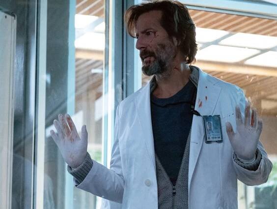 Smrtící virus - Čí je to krev? - Z filmu - Henry Ian Cusick