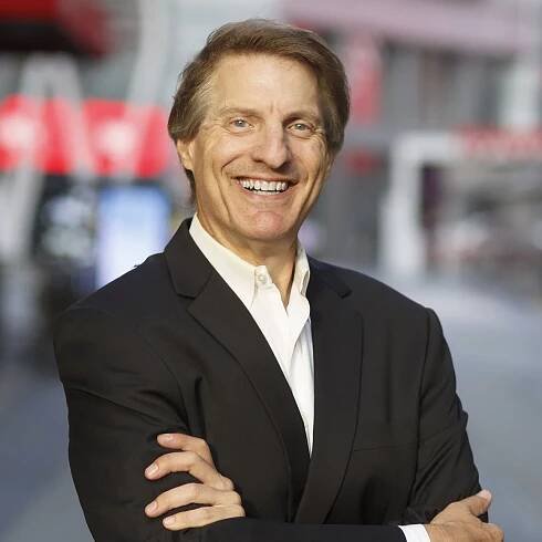 Image of Dan Gordon: Accomplished Executive Coach and Inspiring Speaker.