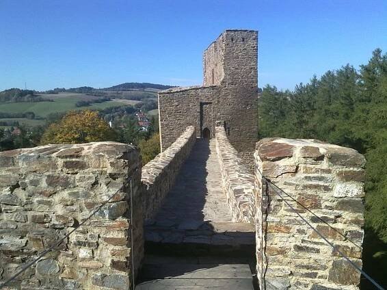 Hrad Velhartice - akce, otevírací doba, vstupné, ubytování, foto, prohlídky, počasí